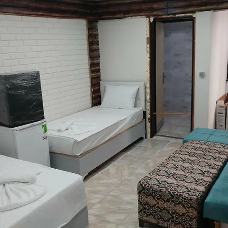 Aparthotel Ada 2*